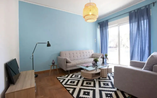 Palaio Faliro, Bright and Spacious Apartment