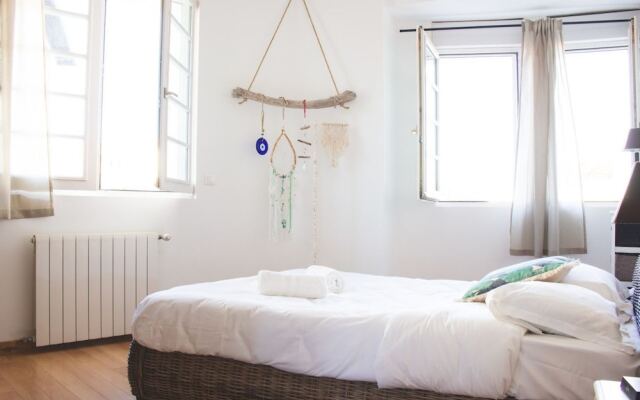 Large Apartment Saint Martin District