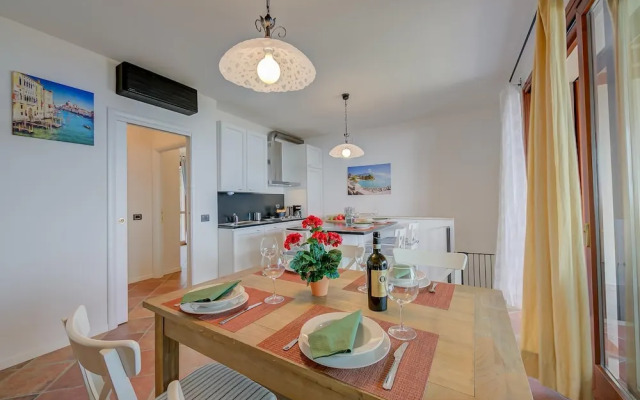 Borgo Belvedere Apartment With Lake View