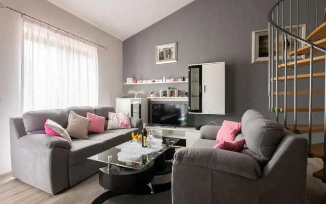 Amazing Home in Labin With Wifi and 2 Bedrooms