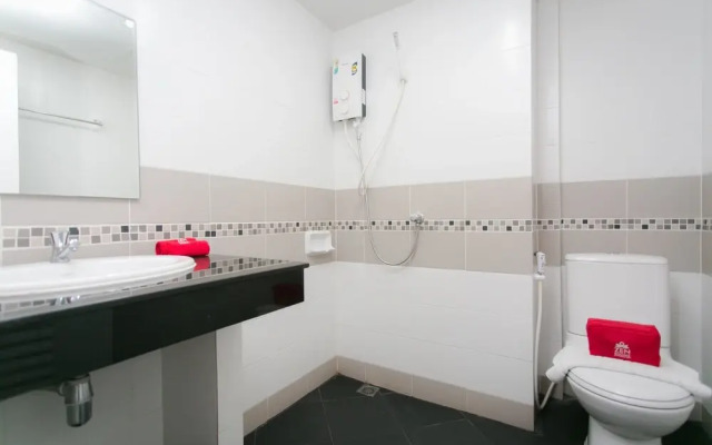 ZEN Rooms Patong Nanai 8