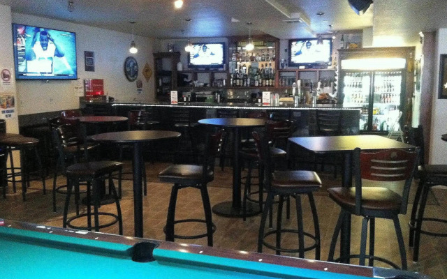 Price Pointe Inn