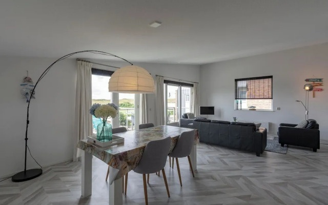 Beachside Apartment With Balcony