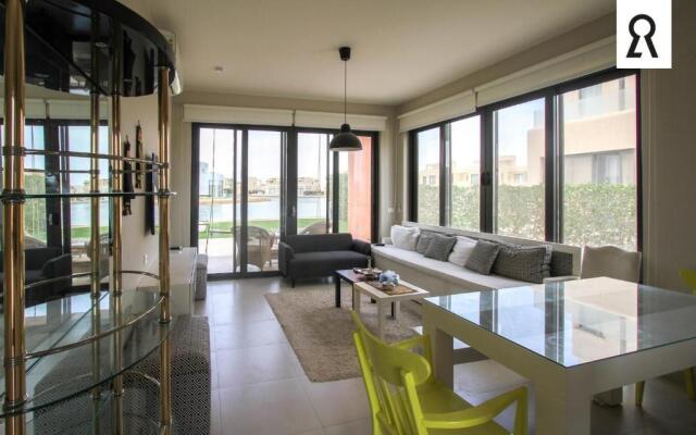 Luxurious 3br Lakefront Town-House (Tawila)