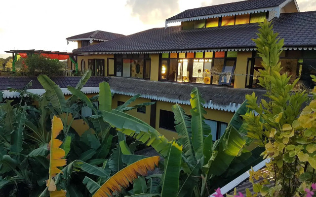 Thanakha Inle Hotel