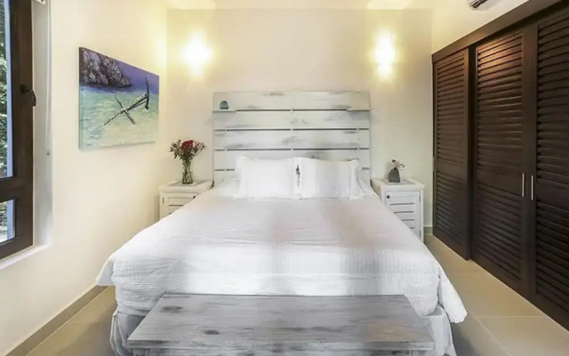 HIRA M4 Sea style Condo by Gate48