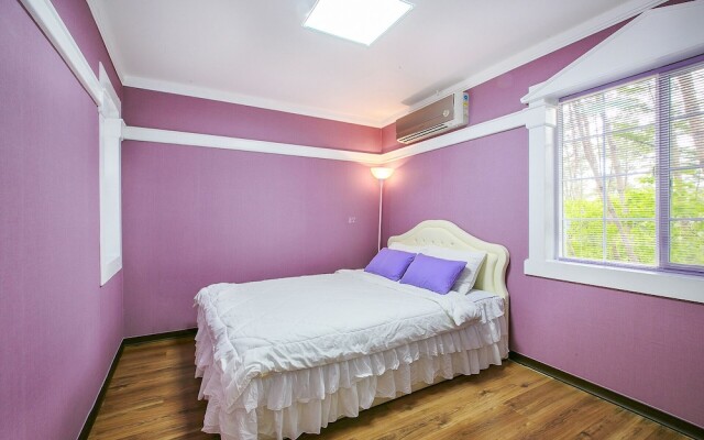 Loverstar In Forest Pension