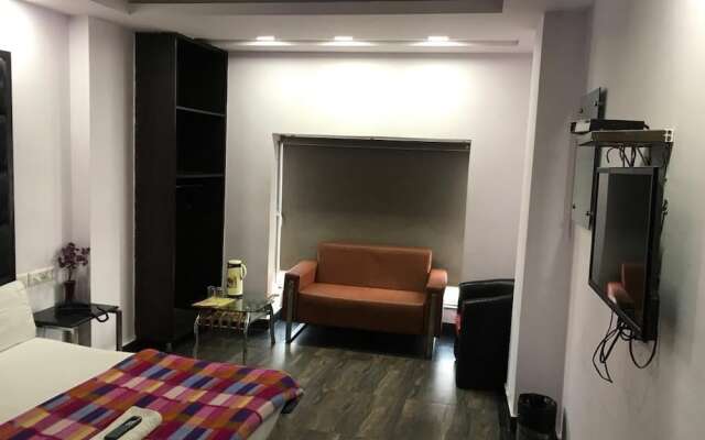 ADB ROOMS Hotel Saya Deluxe