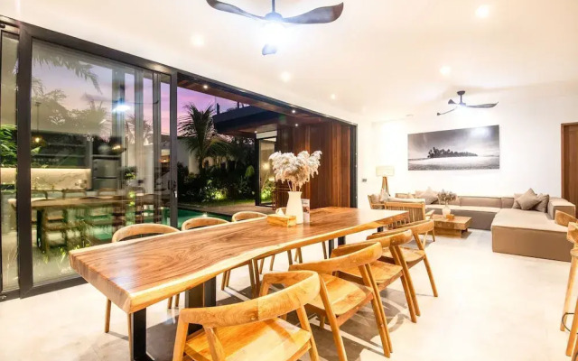 Elegant 5BR Villa Beach at 200m Canggu