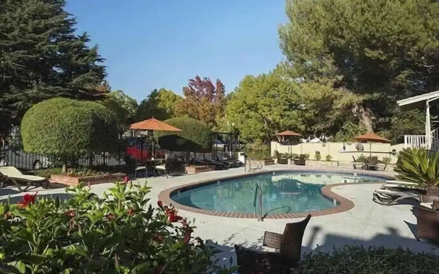 Country Inn Motel