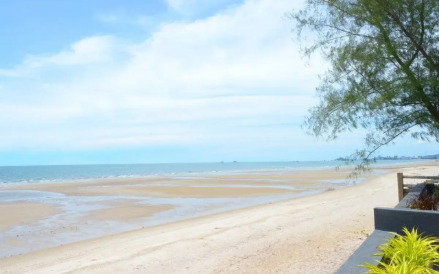 Baby Grand Hua Hin Hotel