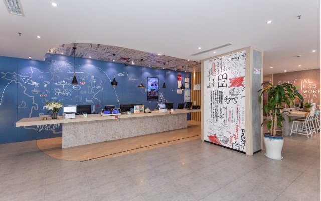 ibis Shanghai Lianyang