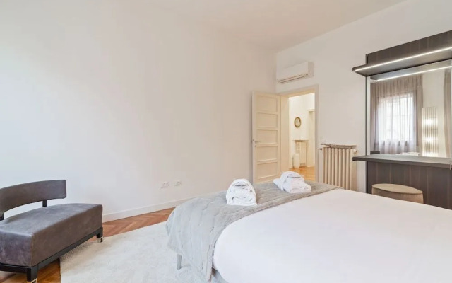 San Fermo Luxury Apartment