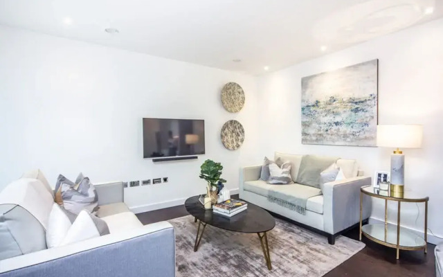 Thornes House Apartments