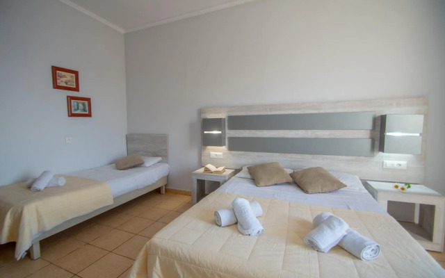 Agoulos Beach Hotel