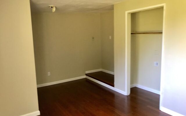 Large Redmond House Close to Downtown