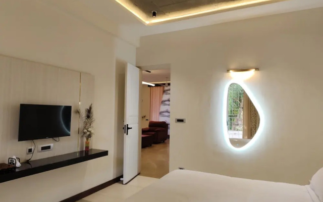 The Serene Shores - Luxury Private Villa