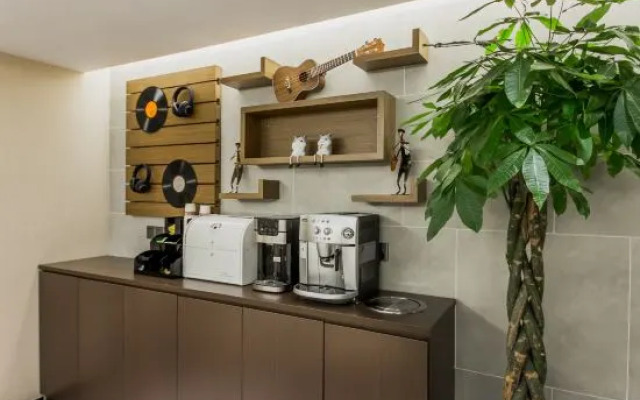 Homeinn Plus Hotel (Xinchang Great Buddha Temple Scenic Area Ocean City)