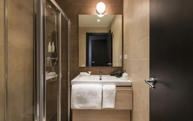 AinB Barcelona Sants Apartments