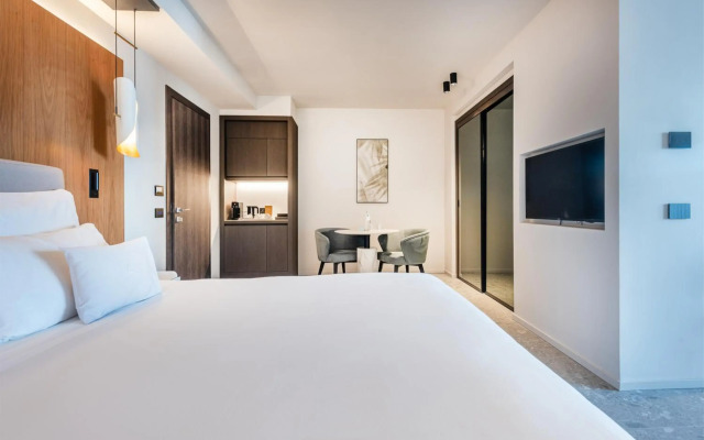 EALA My Lakeside Dream - Adults Friendly