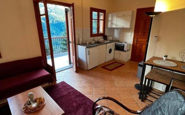 4 Seasons Tzoumerka Life