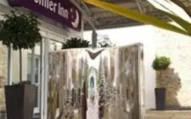 Premier Inn Bristol Cribbs Causeway - M5 J17