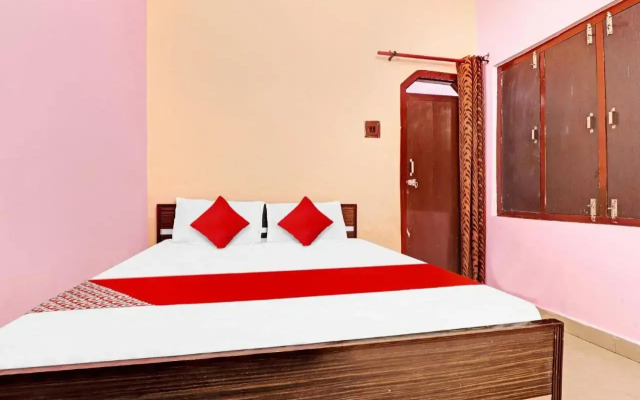 Oyo Flagship 805187 Hotel Vrv Homestay