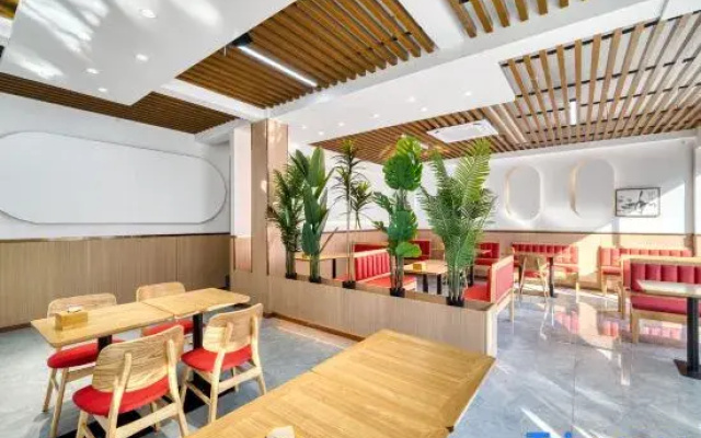 Toumi Light Luxury Hotel