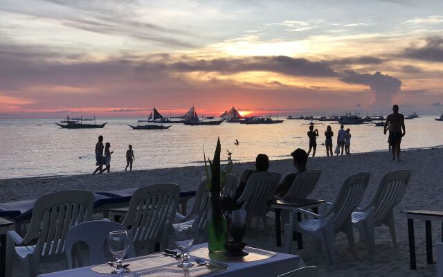 CocoLoco Boracay Beach Resort