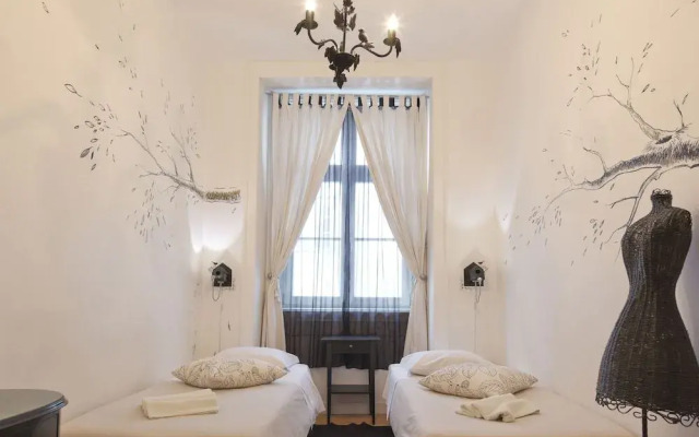 Living Lounge Hostel
