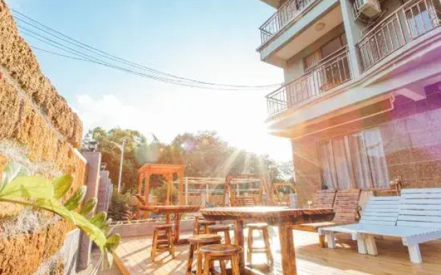 Weizhou Island Waibang Seaview Homestay (Colorful Beach Firefly Sports Base)