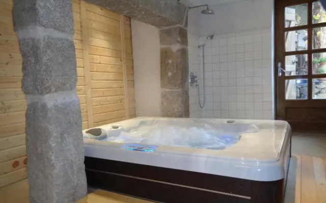 Gîte Essertines-en-Donzy, 5 pièces, 10 personnes - FR-1-496-200