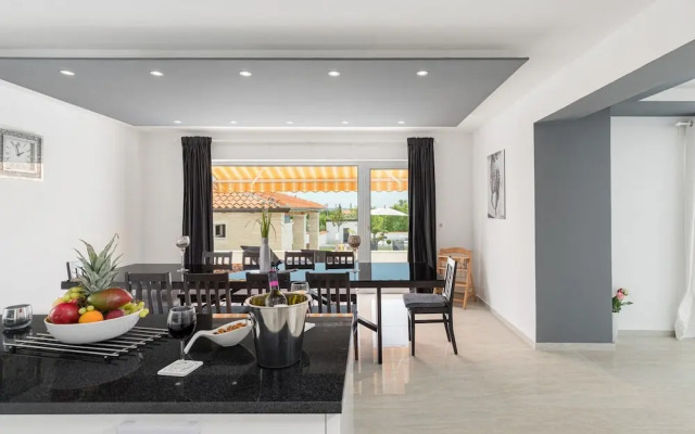 Aesthetic Villa With Private Pool
