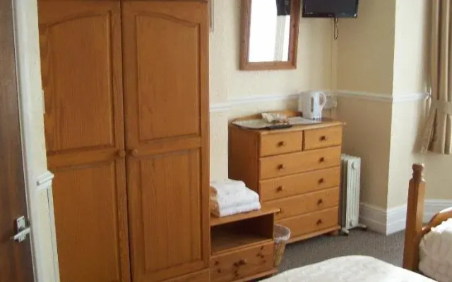 Avalon Hotel - Guest House