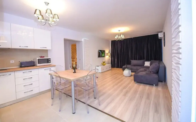 Privilege Apartment - Two Bedrooms - 5 Guests - Cismigiu Gardens