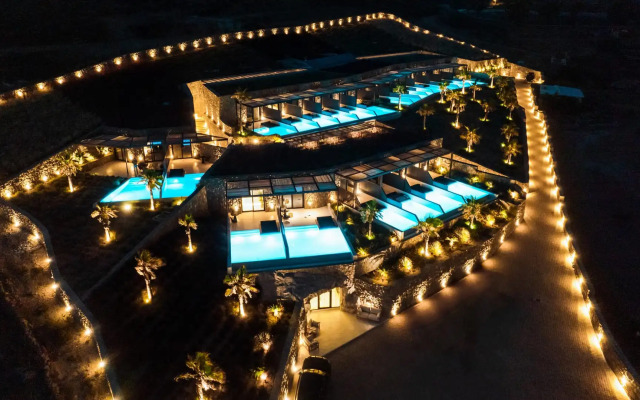 Ftelia Black Villas