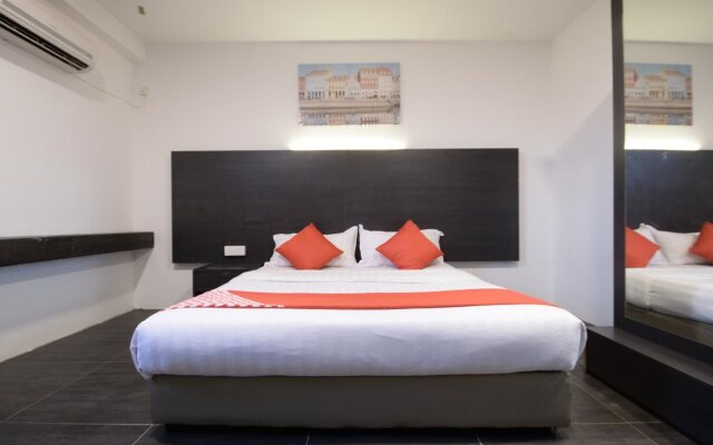Lucky 11 Hotel
