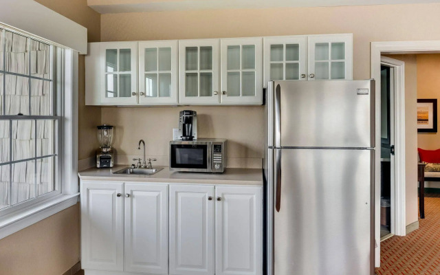 Comfort Suites Chincoteague Island Bayfront Resort