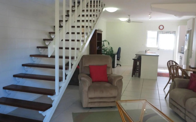 Paradise Apartments Unit 2