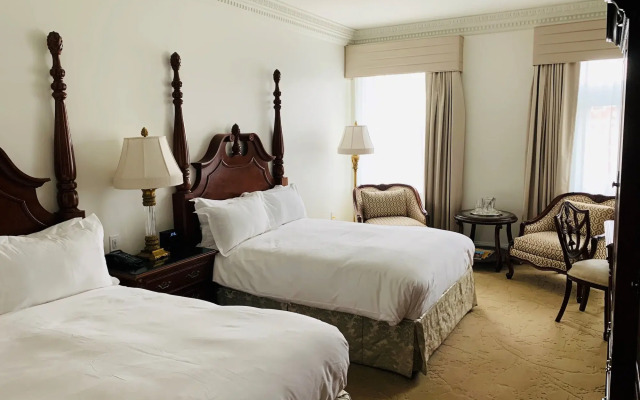 Market Pavilion Hotel