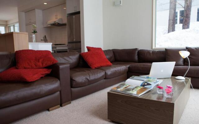 Yutaka Townhouse