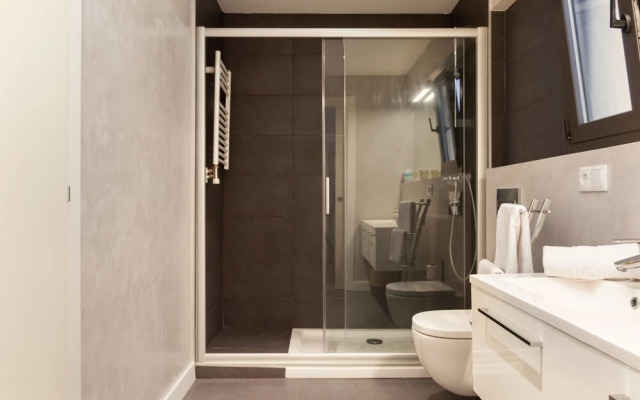 Akira Flats Urgell Apartment