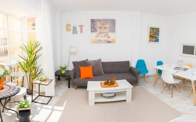 Spacious and Bright Apartment by La Recepción