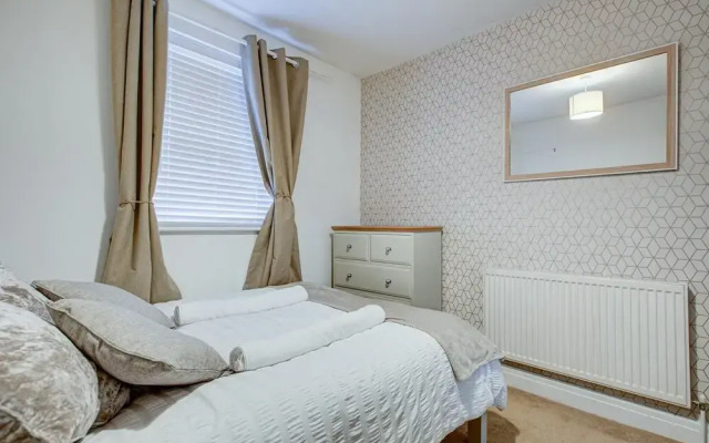 3 Bedroom Flat Central Gillingham Town