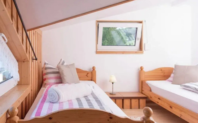 Cozy Ore Mountain Chalet