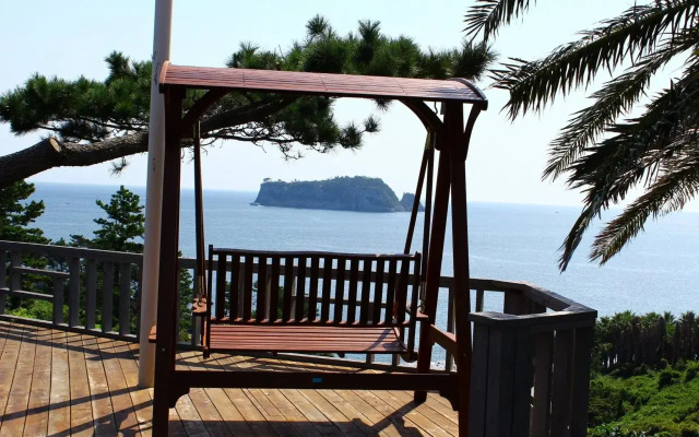 Visby Jeju Palm Village