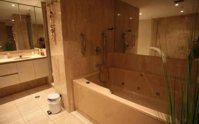 Gold Coast Amor'e Luxury Sub Penthouse
