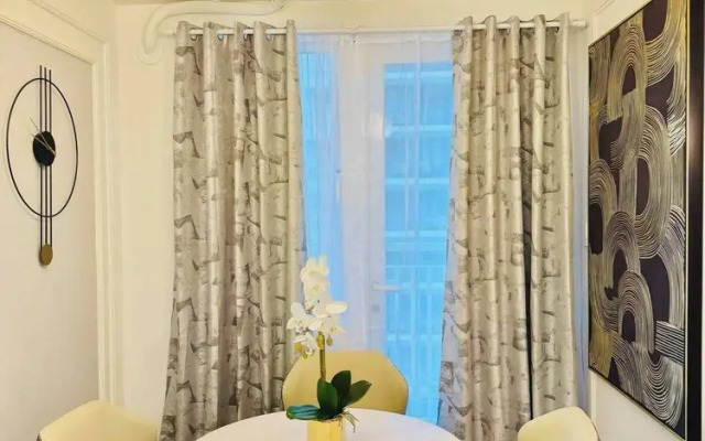 Stylish Condo Room in Iloilo City With Shared Pool