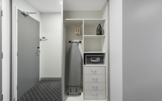 Holiday Inn & Suites Sydney Bondi Junction by IHG