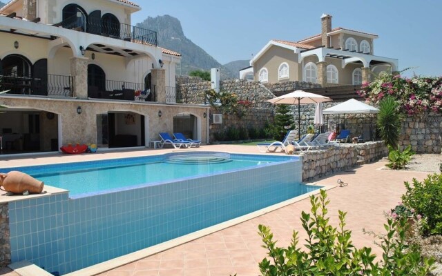 Villa Goodens by Amy Villas